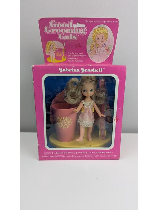 Other - Vintage Kidco Good Grooming Gals Sabrina Seashell Doll Set NOS